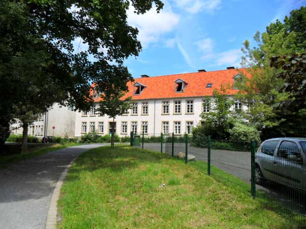 fertiggestelltes Gebäude