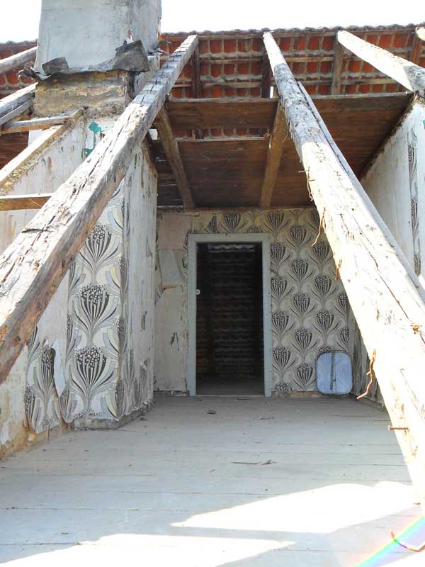 geöffnetes altes Dachgeschoss