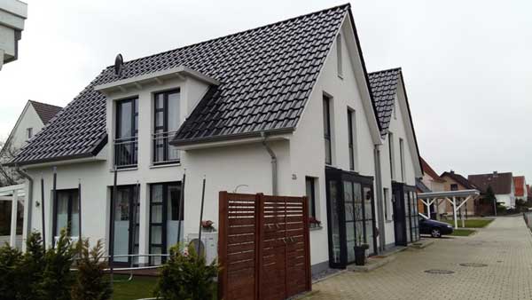 fertiggestellte Doppelhaushälften