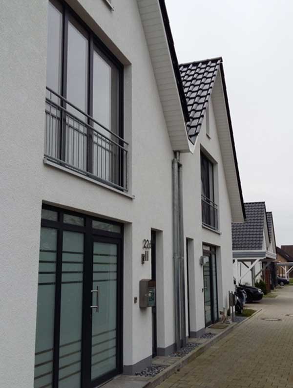 fertiggestellte Doppelhaushälften